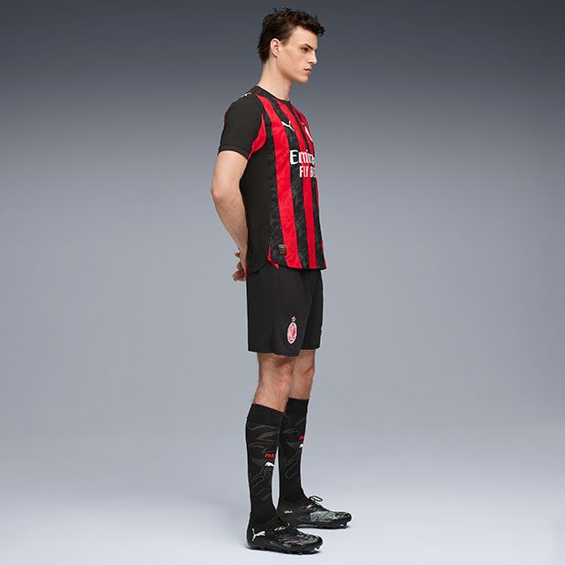 25-26 ACミラン ショートスリーブ＆ショートパンツ 22番 KAKÁ カカ Amazon.co.jp: 子供用 ボールウェア 06-07 ACミラン 復古 22番
