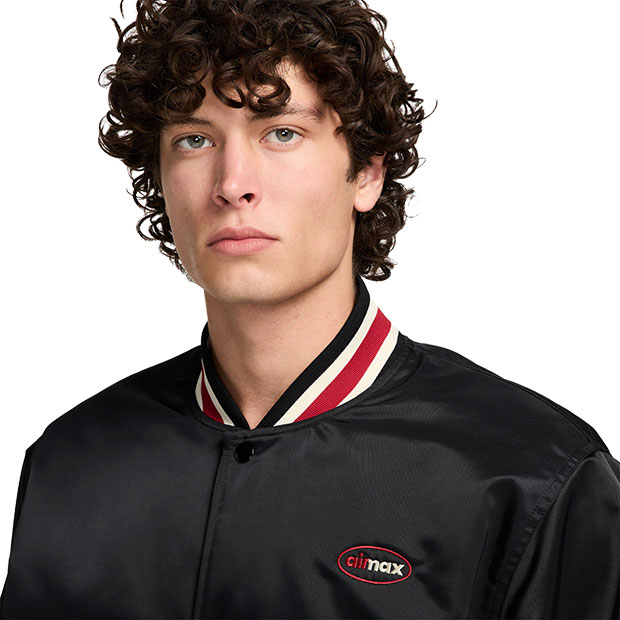 リバプール AU SATIN DUGOUT ジャケット SE ブラック | ゲキサカFCストア